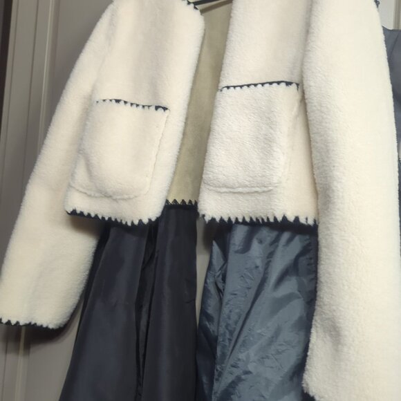 ASOS DESIGN bonded borg collarless jacket with contrast stitch in cream - Picture 3 of 6